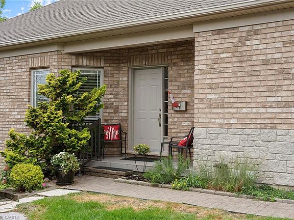 4th image of 10 Cobblestone Dr #25