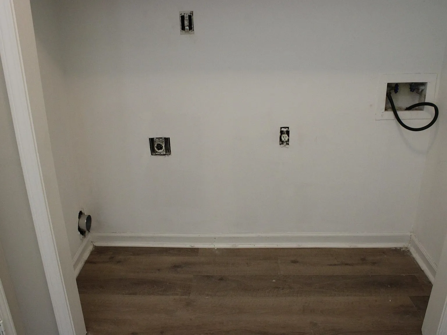 3 bed, 1.5 bath, 1056 sqft, $1,100 — Photo 4