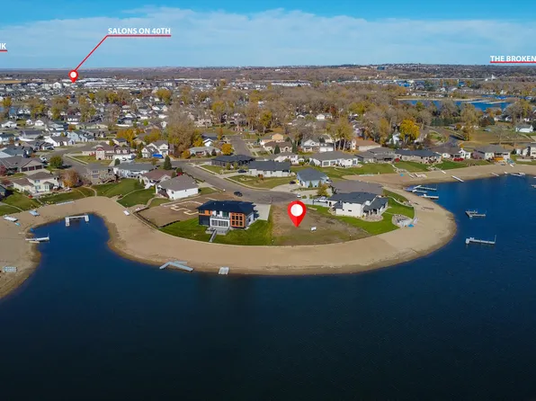 3918 Waterfront Pl SE, Mandan, ND 58554