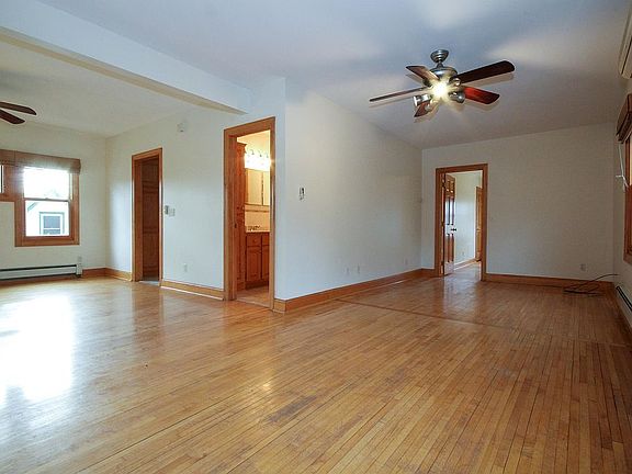 2nd image of 130 Warwick St SE