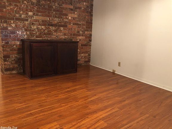 3rd image of 3603 Shamrock Dr