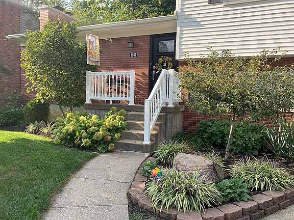 2nd image of 1891 Kingsway Ct