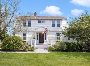 10 Eustis Ave, Newport, RI 02840