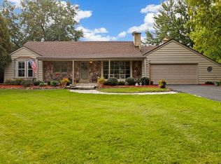 25271 W Elm Grove Dr, Barrington, IL 60010