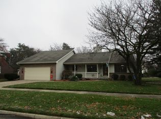 1203 Hampshire Dr, Saint Johns, MI 48879