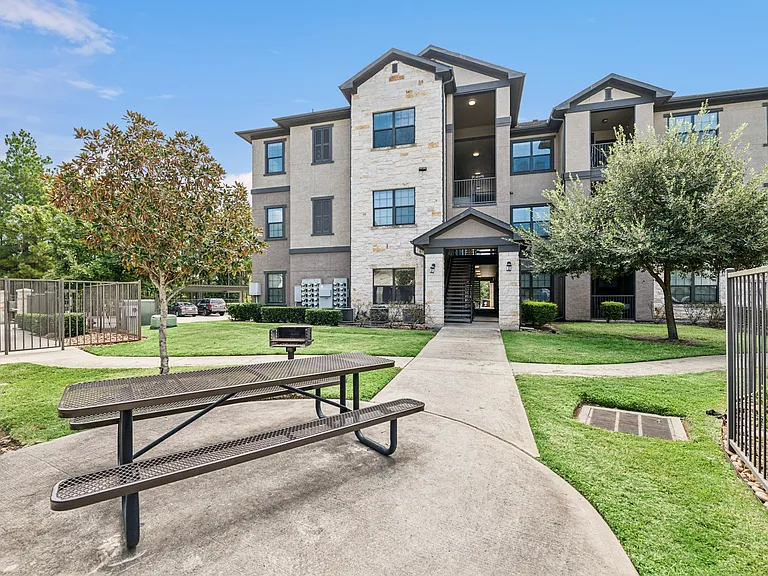 West Creek Apartments — Photo 60