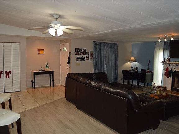 5th image of 915 Brentwood Ln