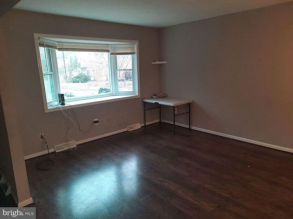5th image of 22440 Greenview Ct