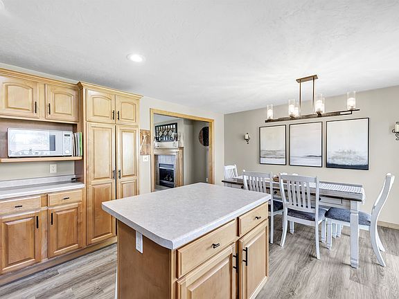 2nd image of 2159 Verlin Rd