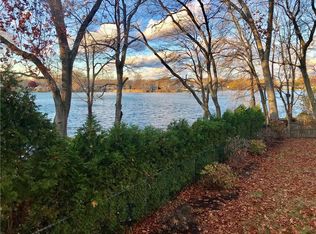 5 Claris St, Warwick, RI 02889