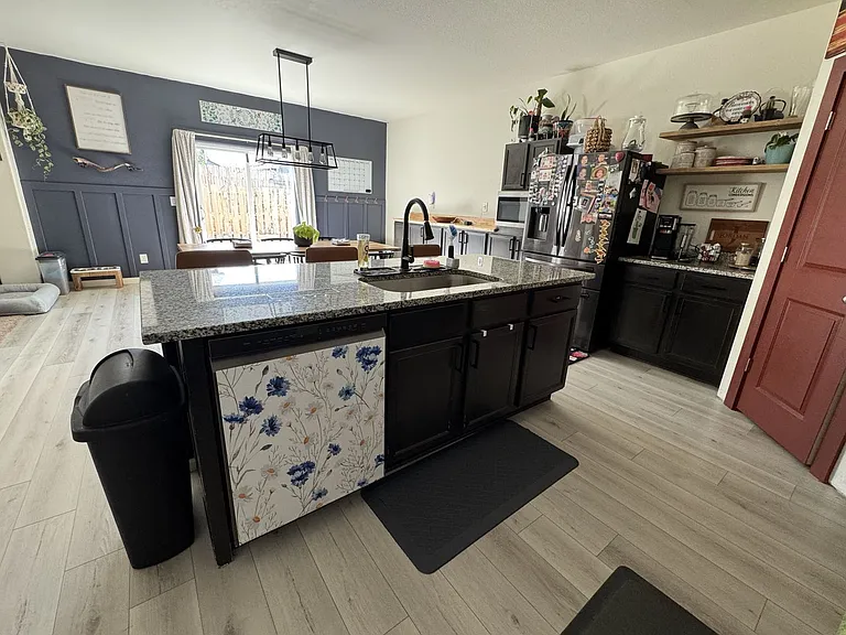 379 Walnut St — Photo 4