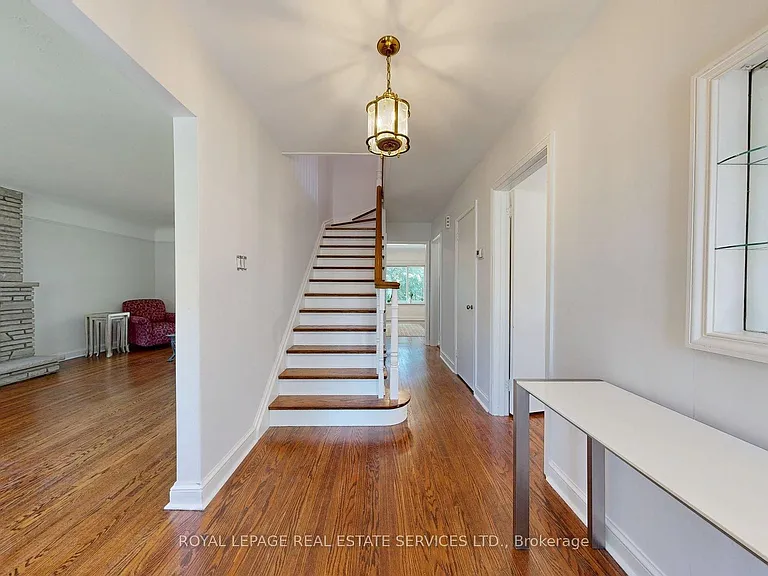 31 Burnhamthorpe Park Blvd — Photo 6