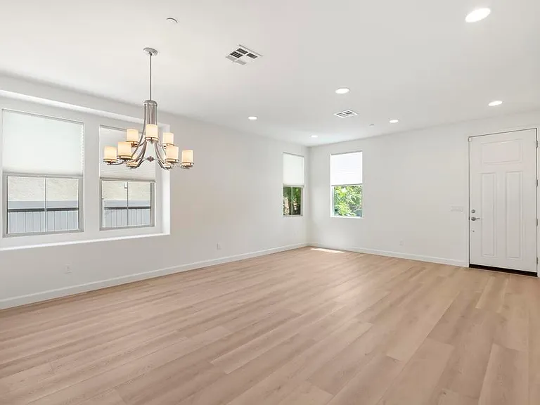 6820 Lopez Canyon Way — Photo 7