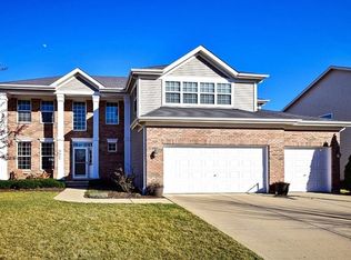 445 Blue Heron Cir, Bartlett, IL 60103
