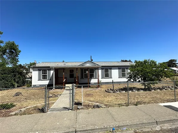38 S Juniper Street, Soap Lake, WA 98851