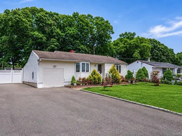 237 Dovecote Lane, Central Islip, NY 11722