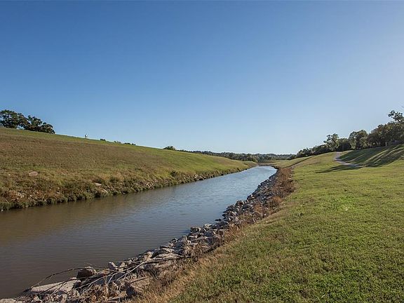 3rd image of 101 Summersby Ln Lot 18