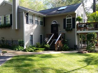 96 Lake View Dr, Glocester, RI 02814