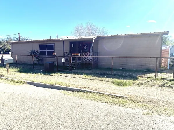 701 W Lucille St, Hebbronville, TX 78361