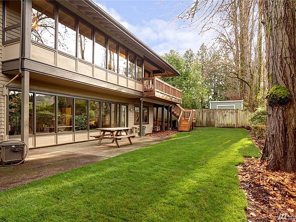 3rd image of 2215 80th Ave SE
