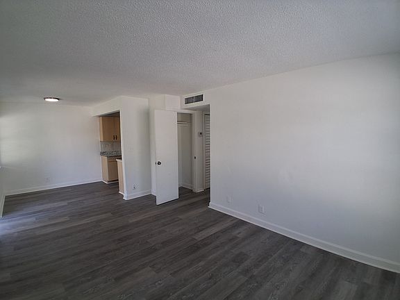 2nd image of 405 SW 13th Pl APT 112