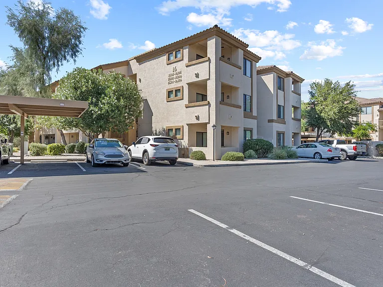 2550 E River Rd — Photo 1