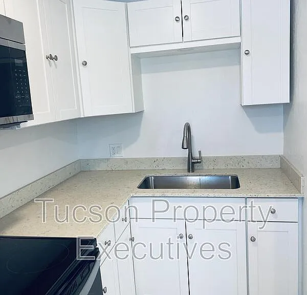 124 E Jacinto St #3 — Photo 2