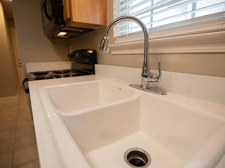 1220 Springfield Dr — Photo 11