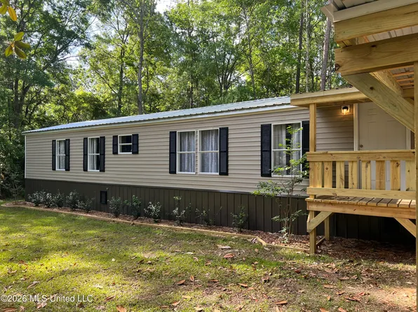 9738 Limu Pl, Diamondhead, MS 39525