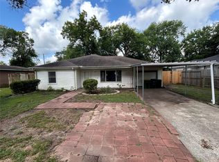 210 Baker Dr, Tomball, TX 77375