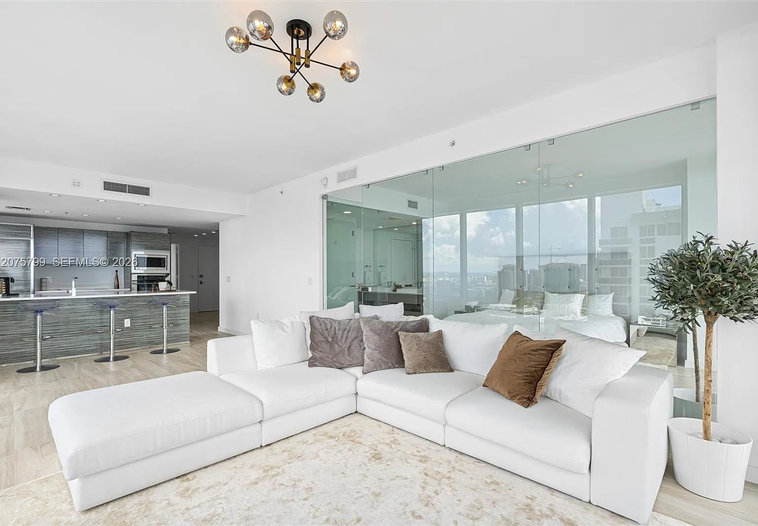 Icon Bay Condo — Photo 4