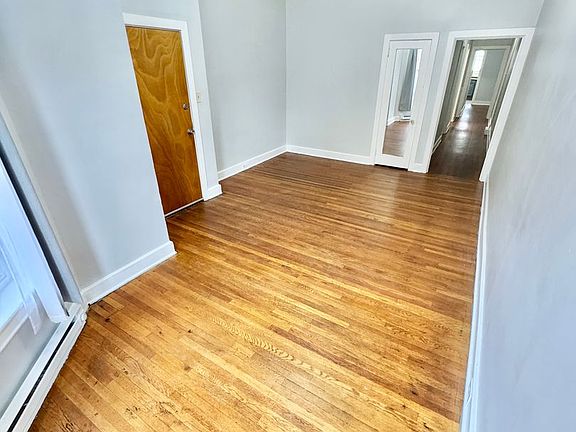 2nd image of 1103 W Linden St APT 1