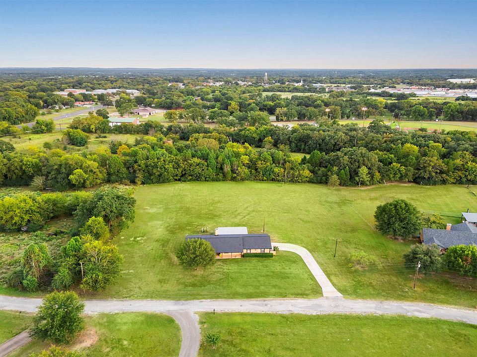 1st image of 205 Country Ln