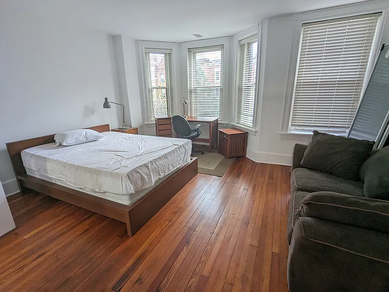 Park Rd NW — Photo 1