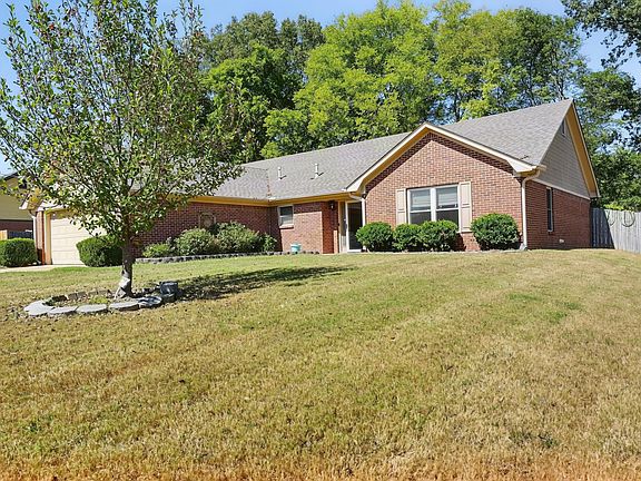 3rd image of 2616 Mahogany Dr
