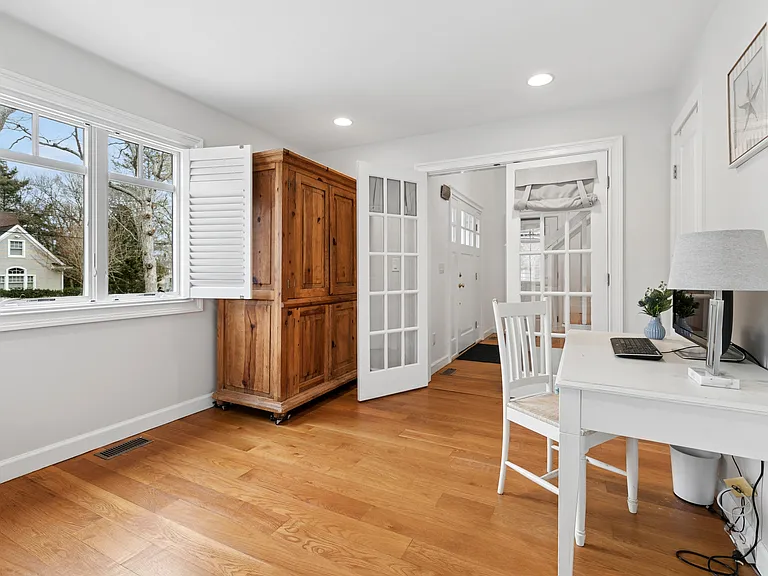 10 Foxboro Rd — Photo 19