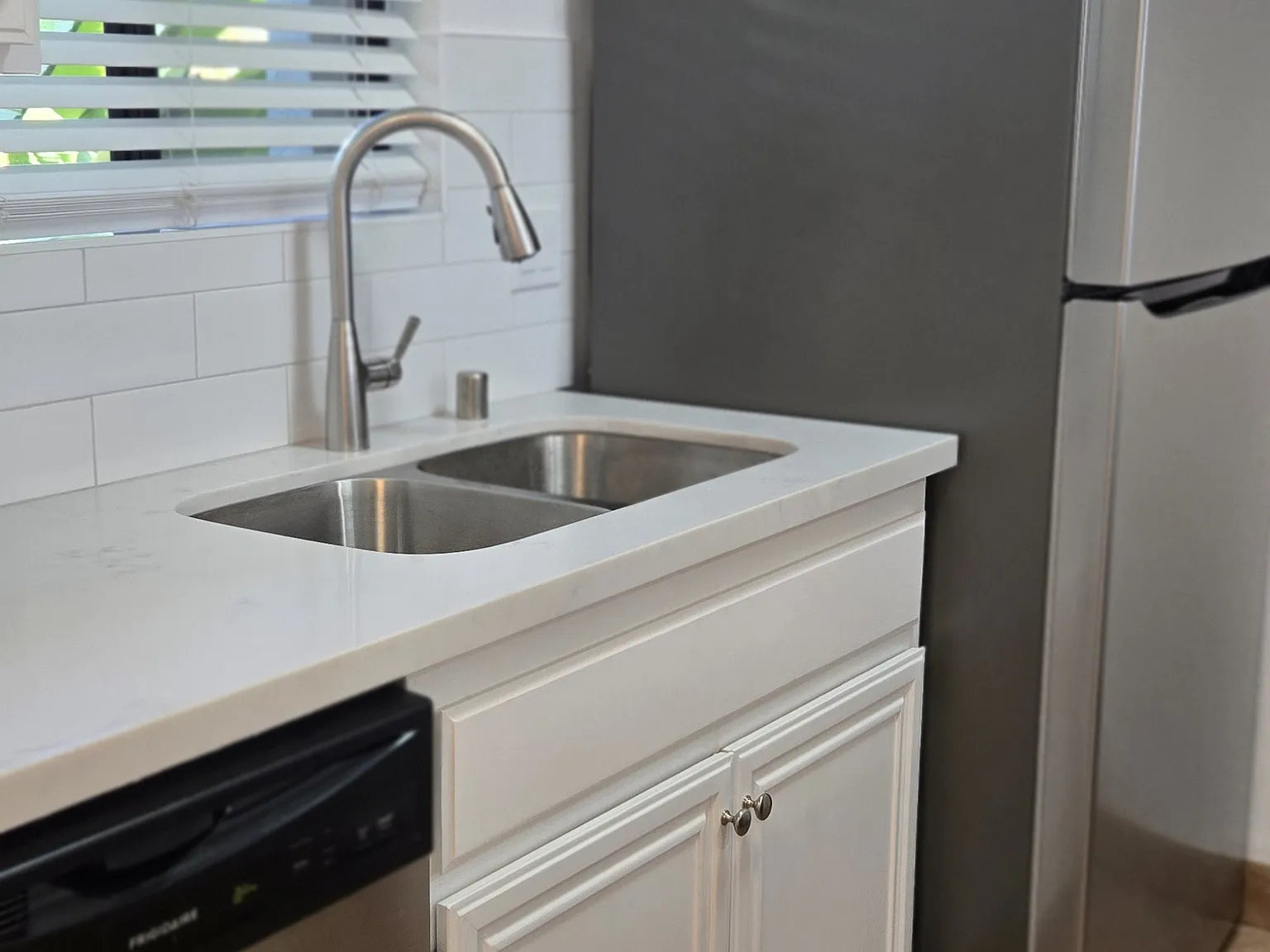 2 bed, 696 sqft, $2,450 — Photo 4