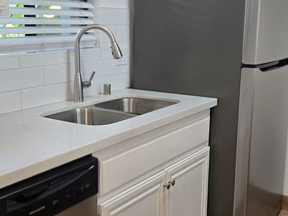4th image of 580 Nebraska Ave APT 3