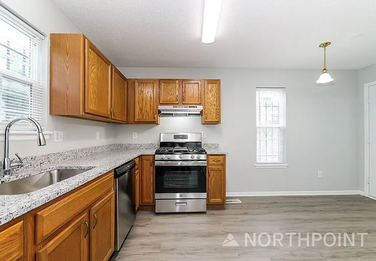 4211 Woodland Ave — Photo 3