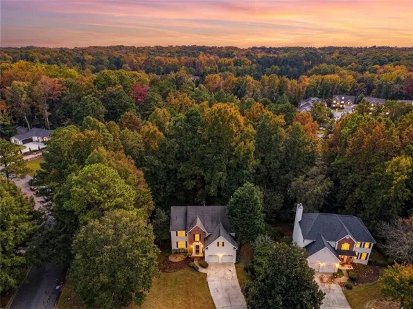 2219 Brickton Xing, Buford, GA 30518