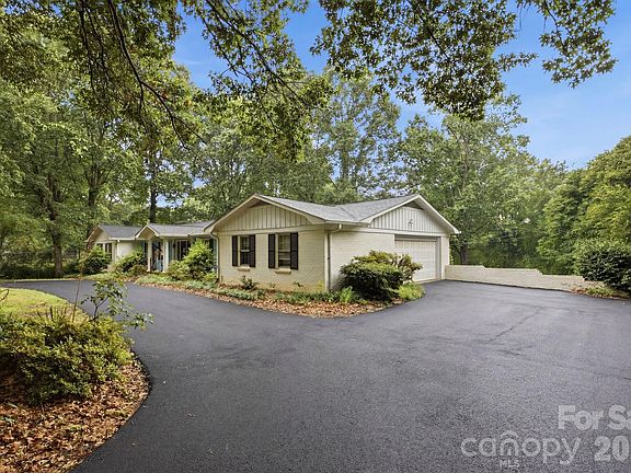 3rd image of 108 Augusta Dr