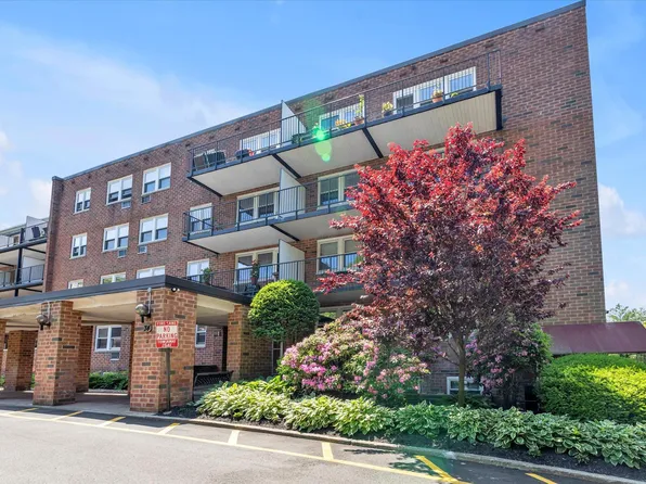34 Pearsall Avenue #1C, Glen Cove, NY 11542