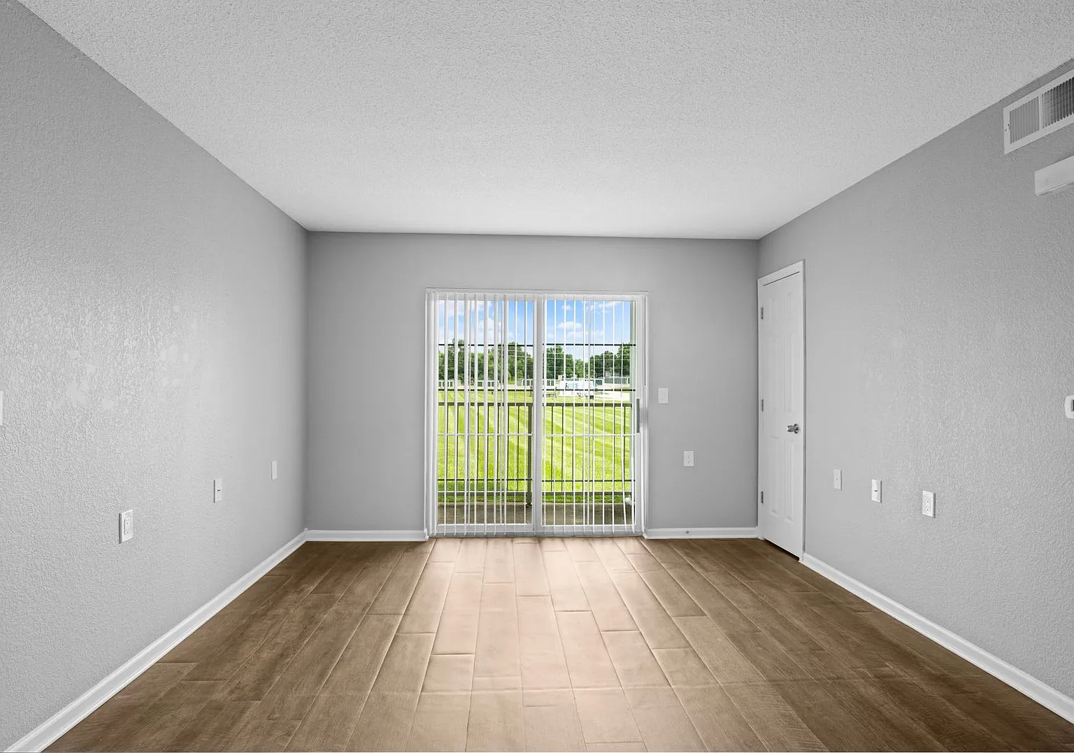 Callaway Villa Apartments — Photo 4