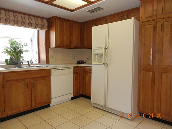 Kitchen - R