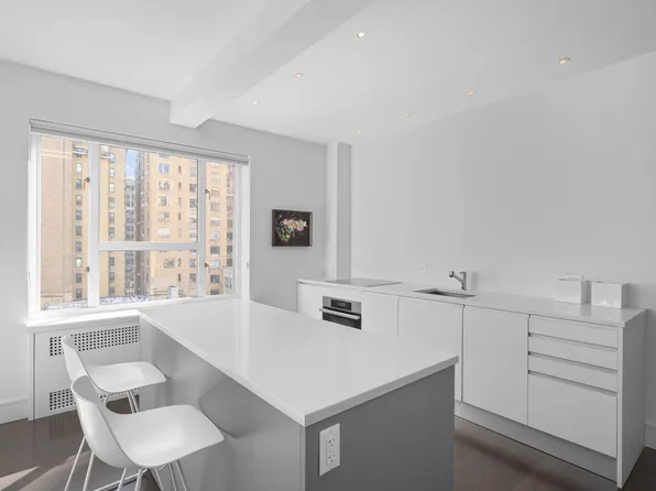 20 East 35th Street image 2 of 13