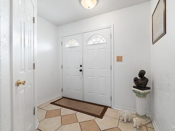 5th image of 652 Seapine Cir
