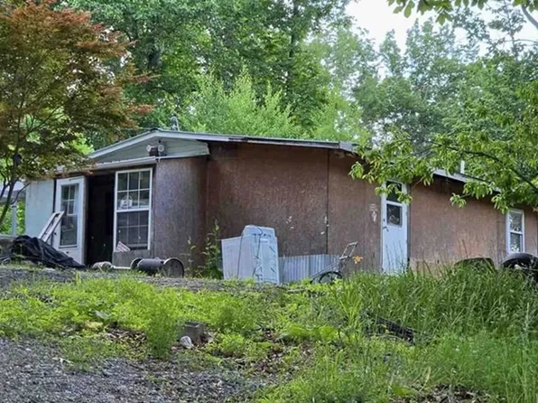 7829 Bending Oak Dr, Catawba, VA 24070