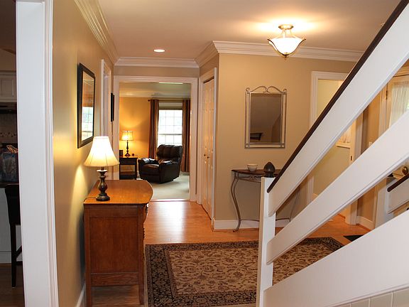 3rd image of 2907 Tall Oaks Dr