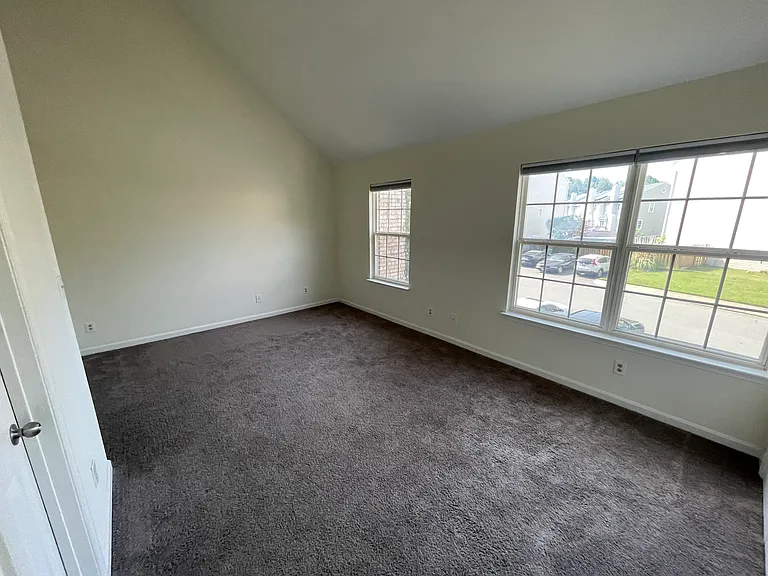507 Stafford Glen Ct — Photo 14