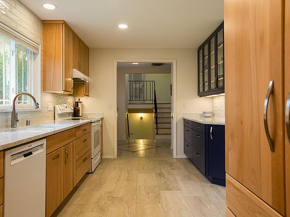 5th image of 7313 Gladden Ave NE